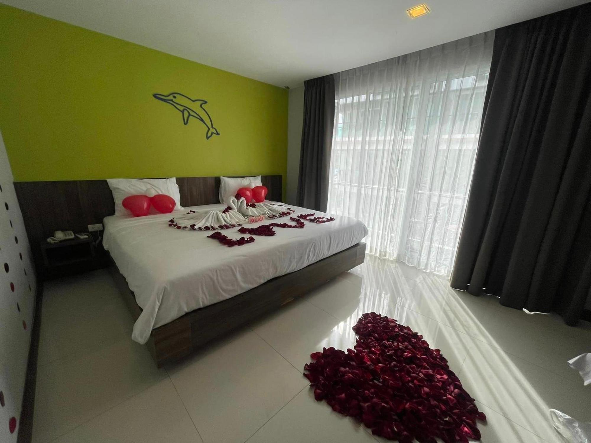 Dipantai Boutique Beach Resort Patong Exterior foto